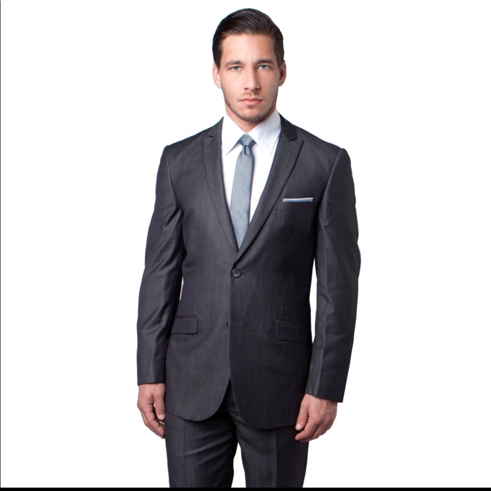 Men’s slim fit gray suit